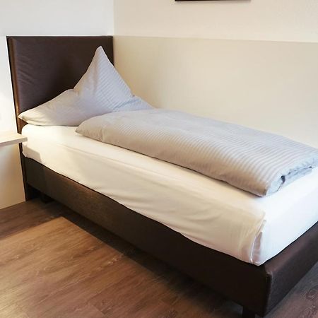 Hotel Am Ostpark ノイビーベルク エクステリア 写真