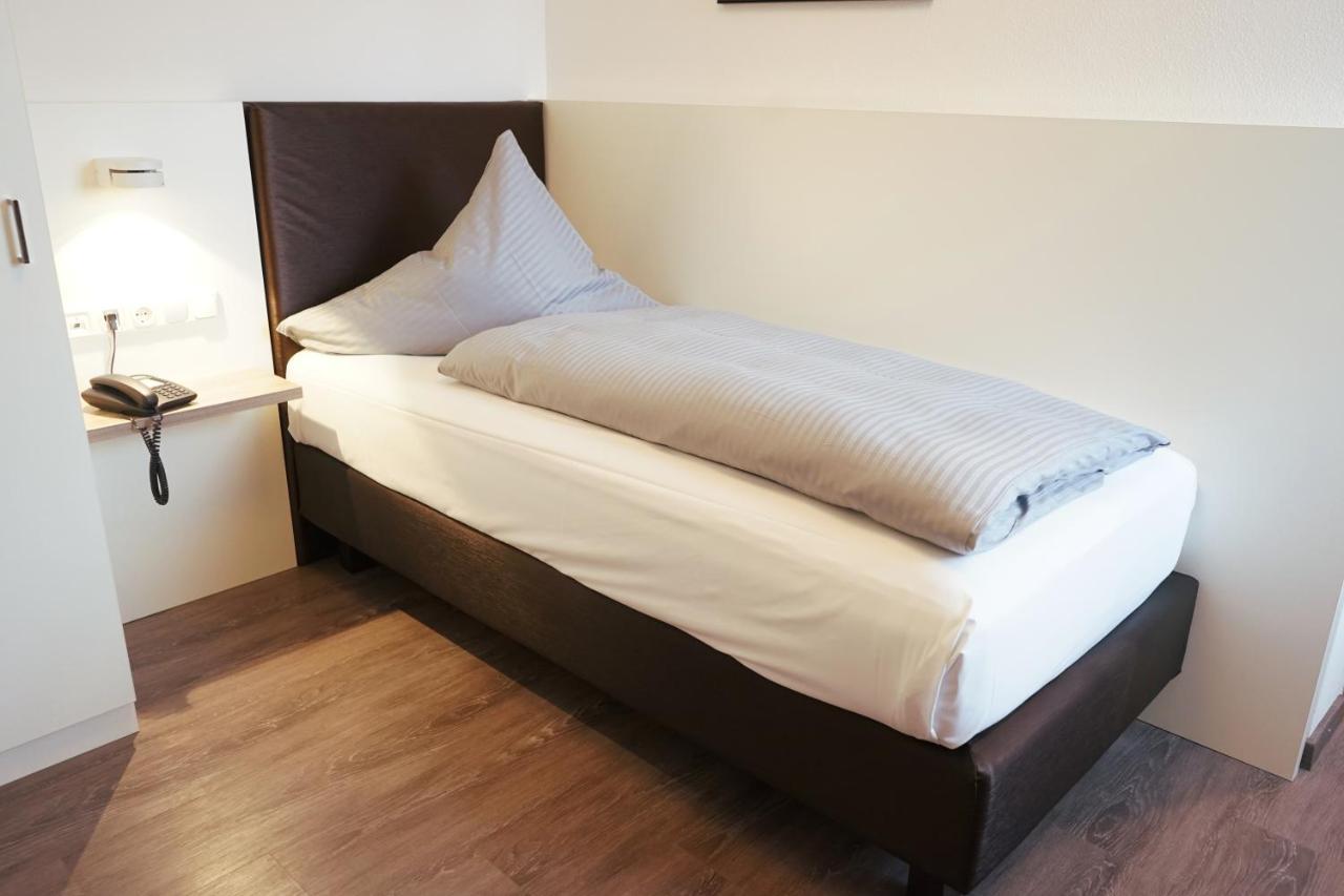 Hotel Am Ostpark ノイビーベルク エクステリア 写真
