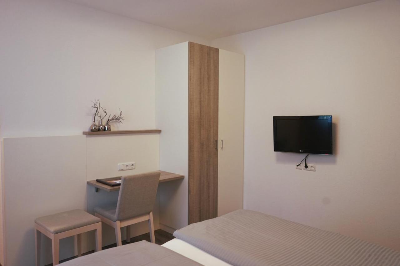 Hotel Am Ostpark ノイビーベルク エクステリア 写真