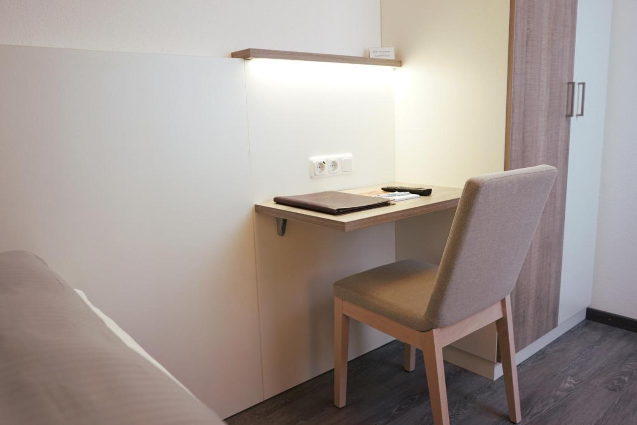 Hotel Am Ostpark ノイビーベルク エクステリア 写真