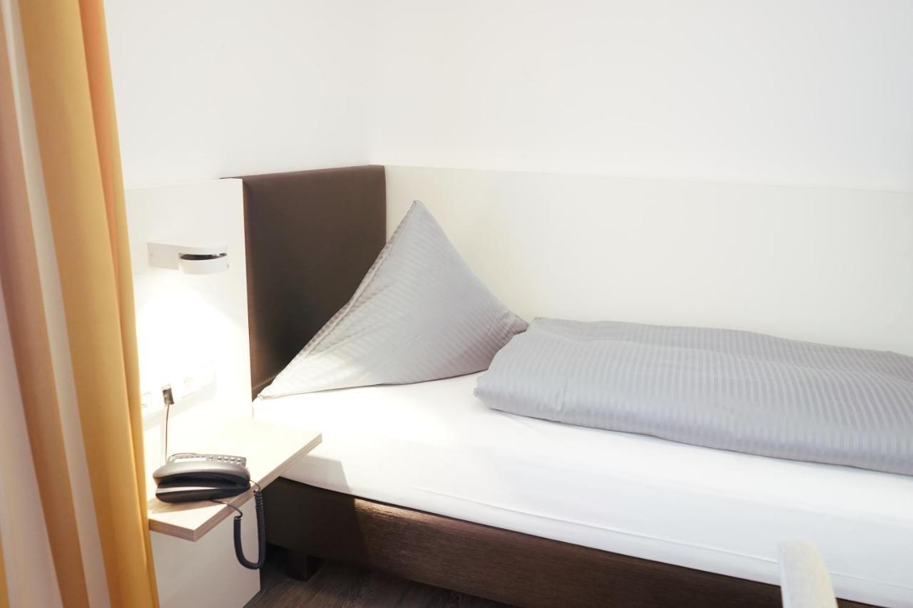 Hotel Am Ostpark ノイビーベルク エクステリア 写真